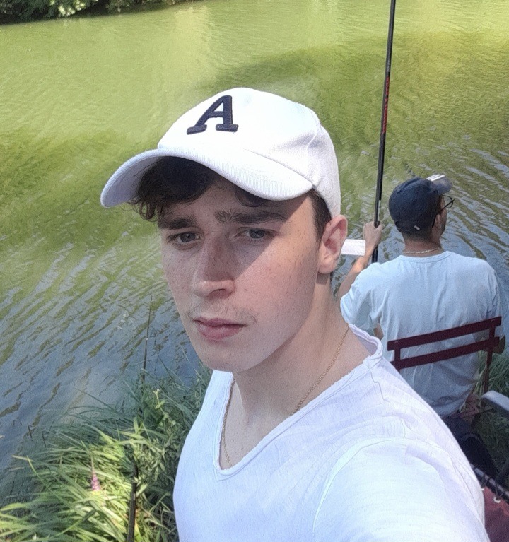 Profil de Alfredo, 20 ans, Libertine à Bill