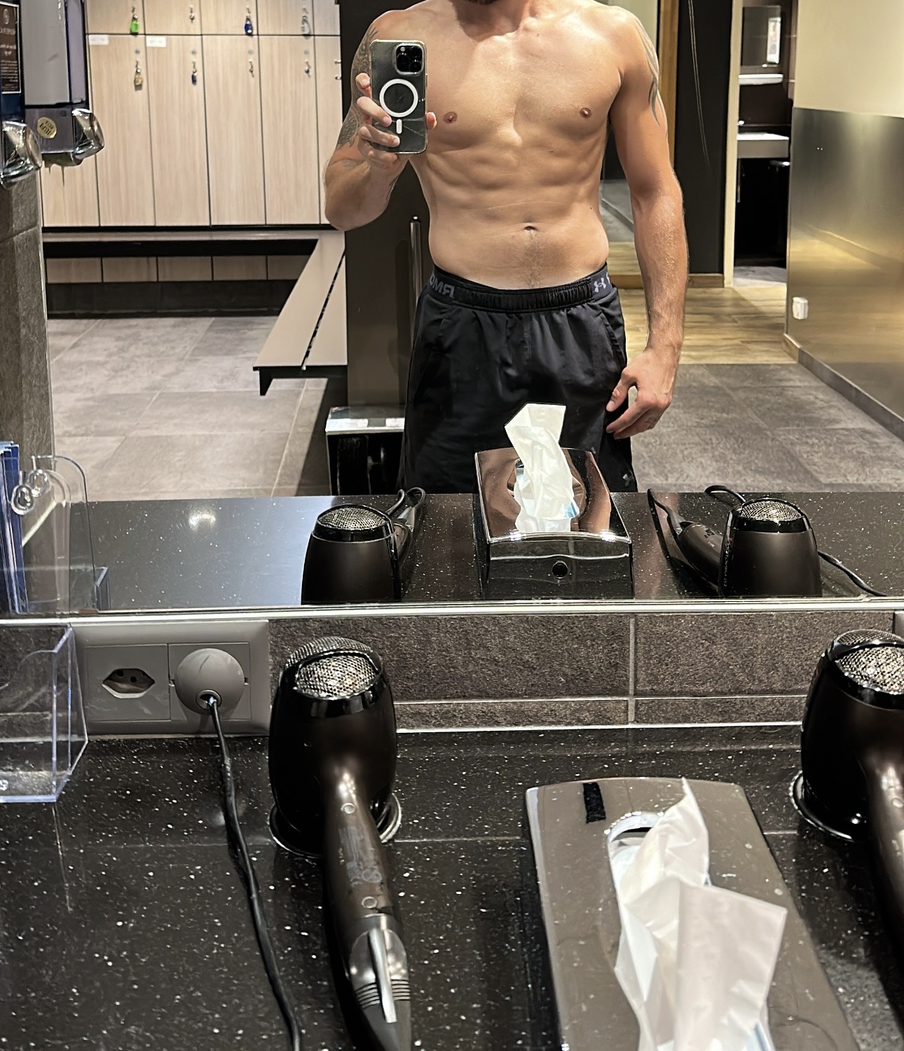 Profil de Vlad, 27 ans, Libertine à Hosingen